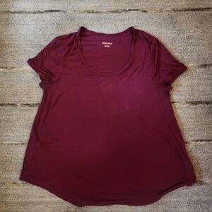 🔥Merona Women's Burgundy Short Sleeve Tee